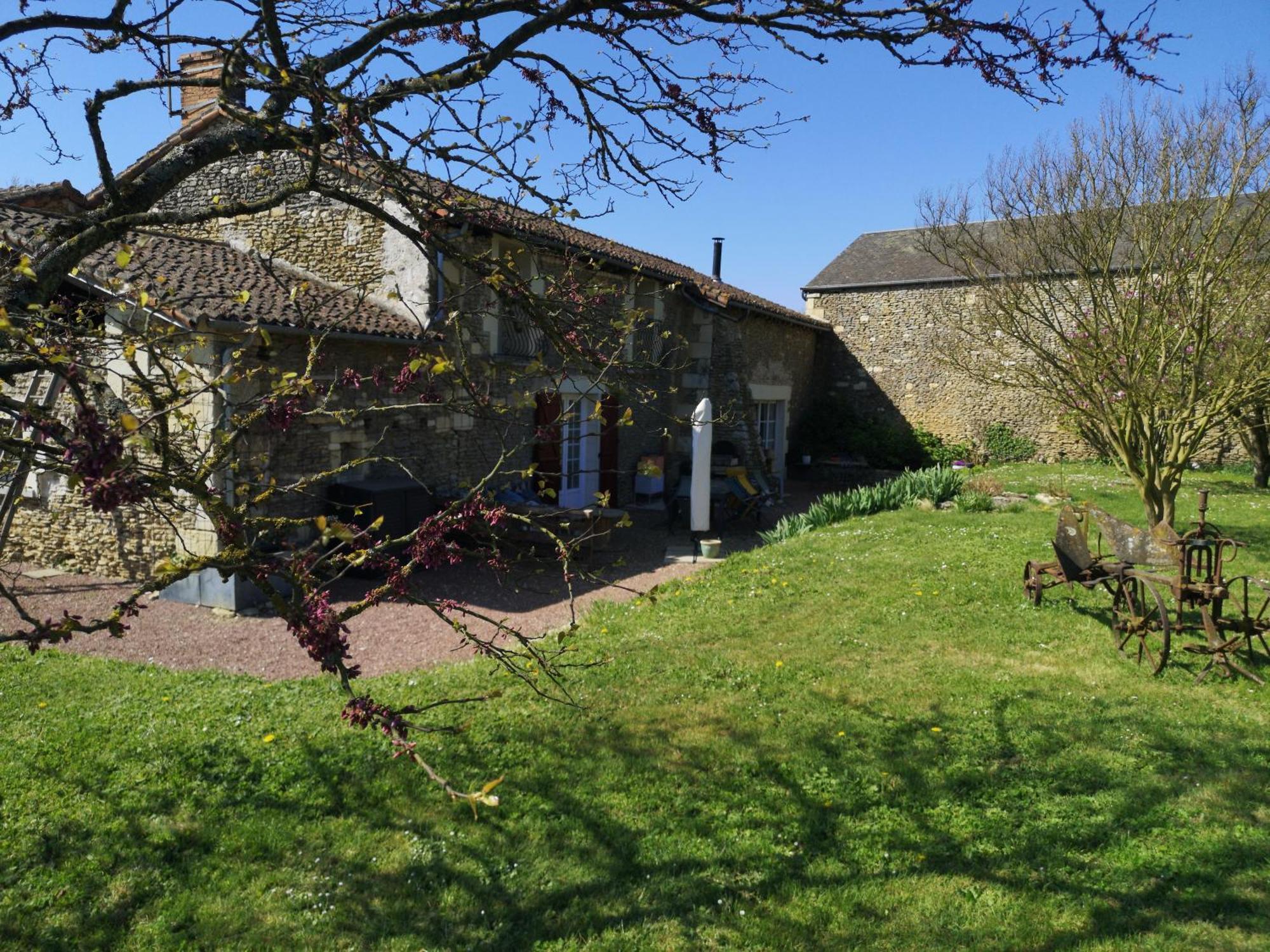 La Ferme Du Grand Bois Leilighet Mouterre-Silly Eksteriør bilde